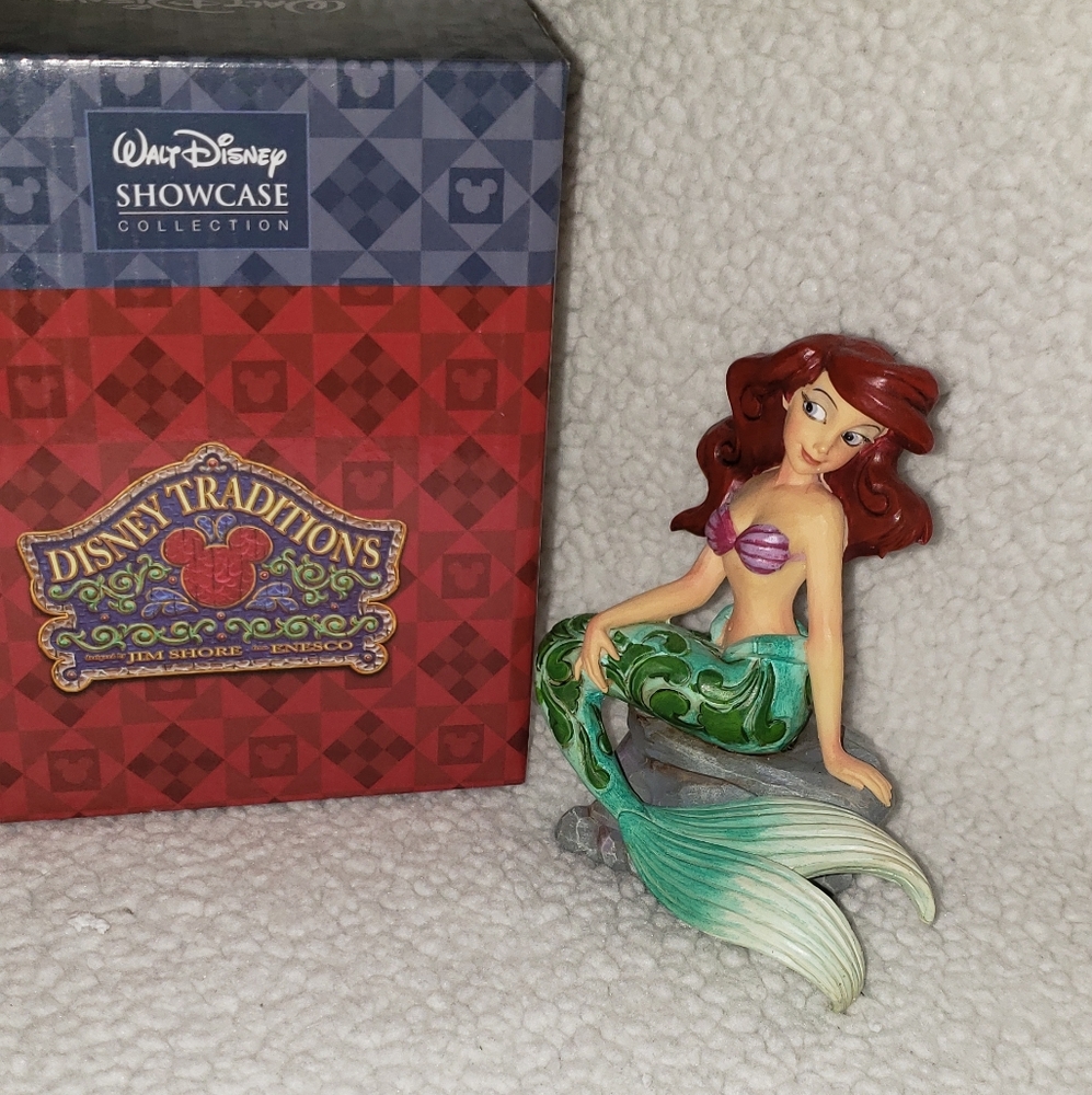 Disney Traditions Splash of Fun Ariel Figure